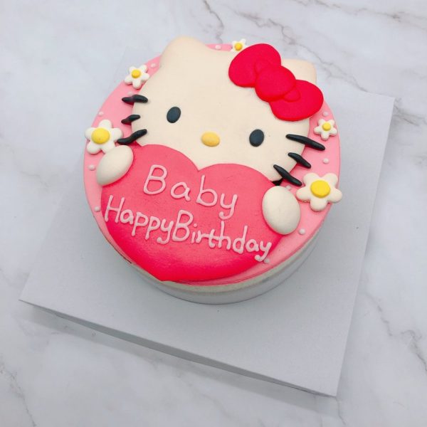 Hello Kitty造型蛋糕手工捏製，無嘴貓生日蛋糕手作分享