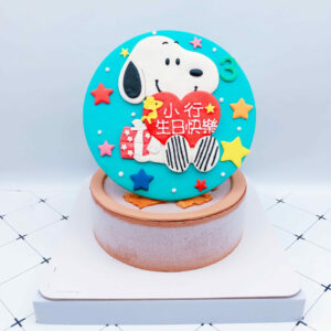 史努比抱愛心生日蛋糕推薦，客製化卡通造型蛋糕作品分享
