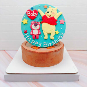超可愛小熊維尼生日蛋糕推薦，熊抱哥造型蛋糕宅配分享